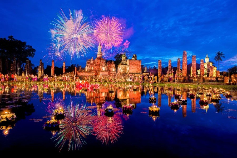 Thailands-Winter-Festivals-Loy-Krathong-Signals